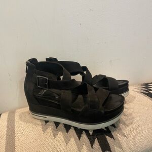Eileen Fisher straps platform sandals. Size 11